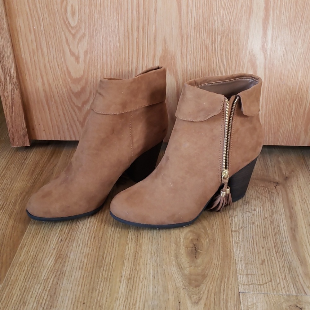 LC Lauren Conrad ankle boots size 10 shoes